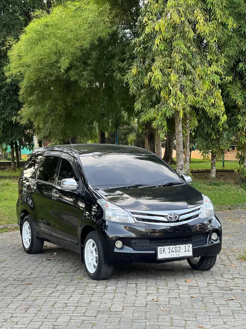 TOYOTA AVANZA 1.3 G AIRBAG M/T HITAM 2013 XENIA HARRIER AGYA