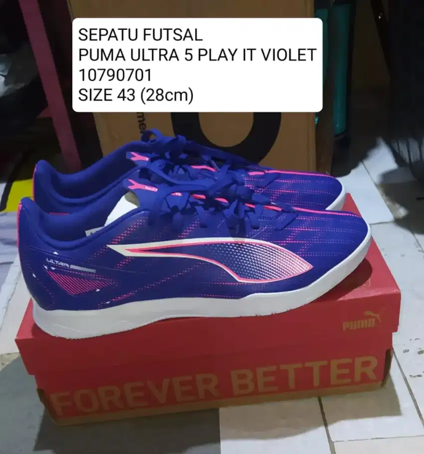 sepatu futsal puma ultra 5 play it violet ukuran 43