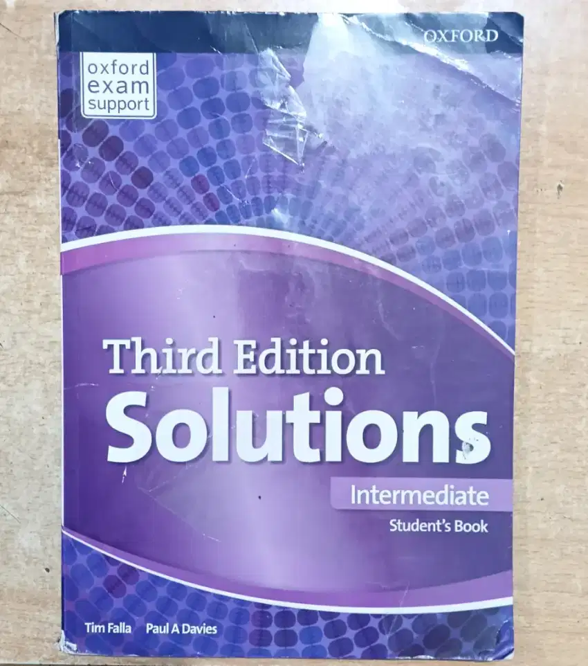 Buku Pelajaran Bahasa Inggris Solutions Intermediate Third Oxford Ori