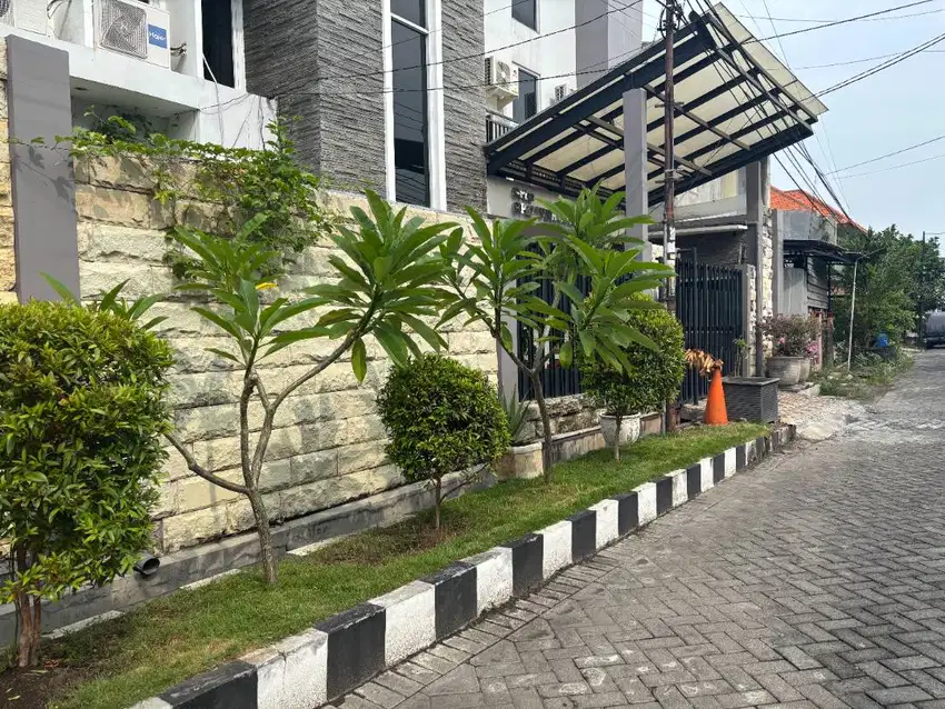Gedung dijual cocok buat kantor atau dibuat tempat pertemuan