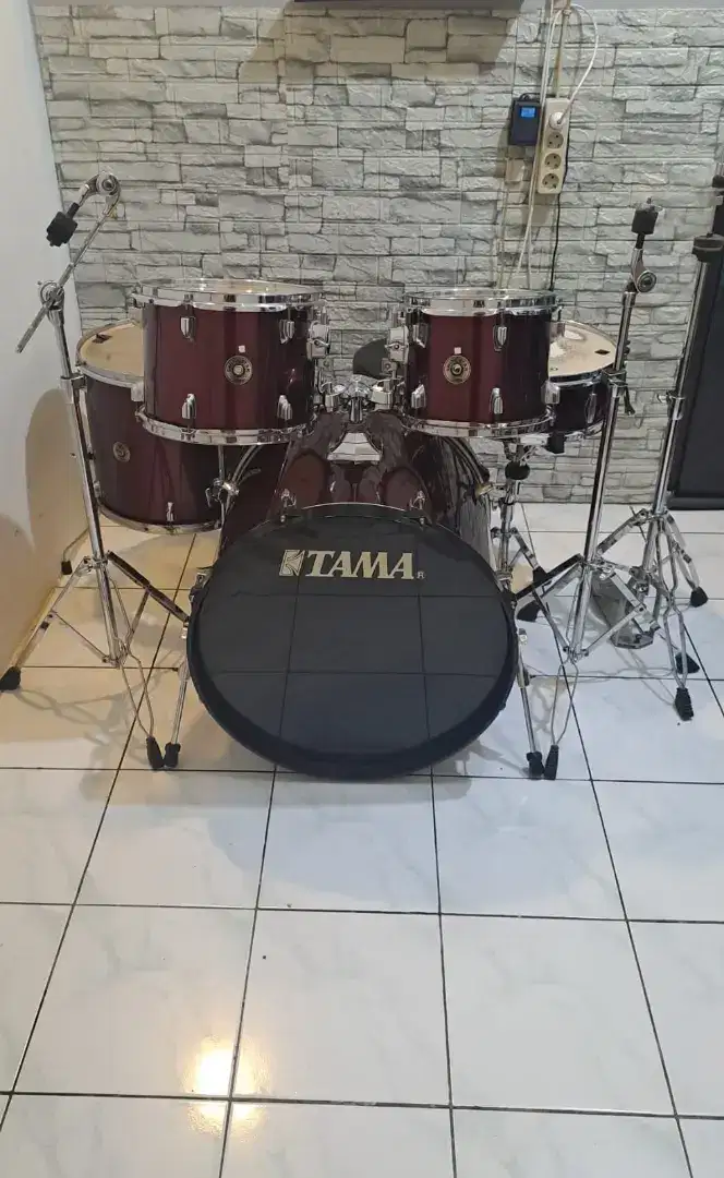 Drum tama merah maroon