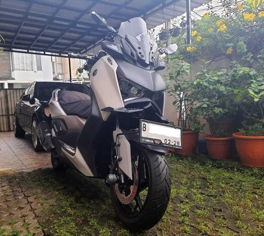 Breket plat nomor XMAX