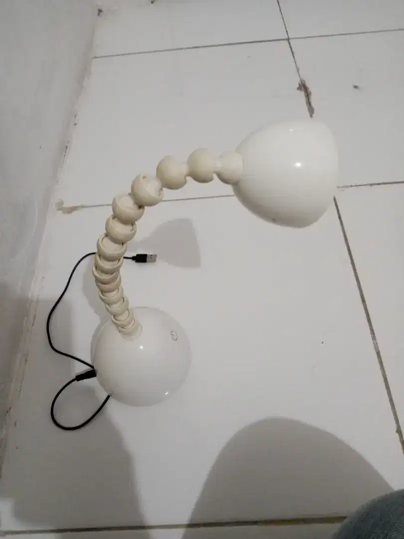 Lampu Belajar Miniso
