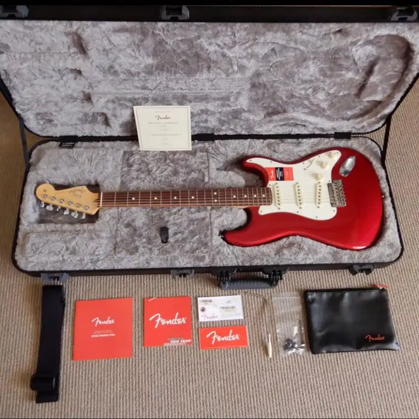 Fender american professional 2017 candy apple red