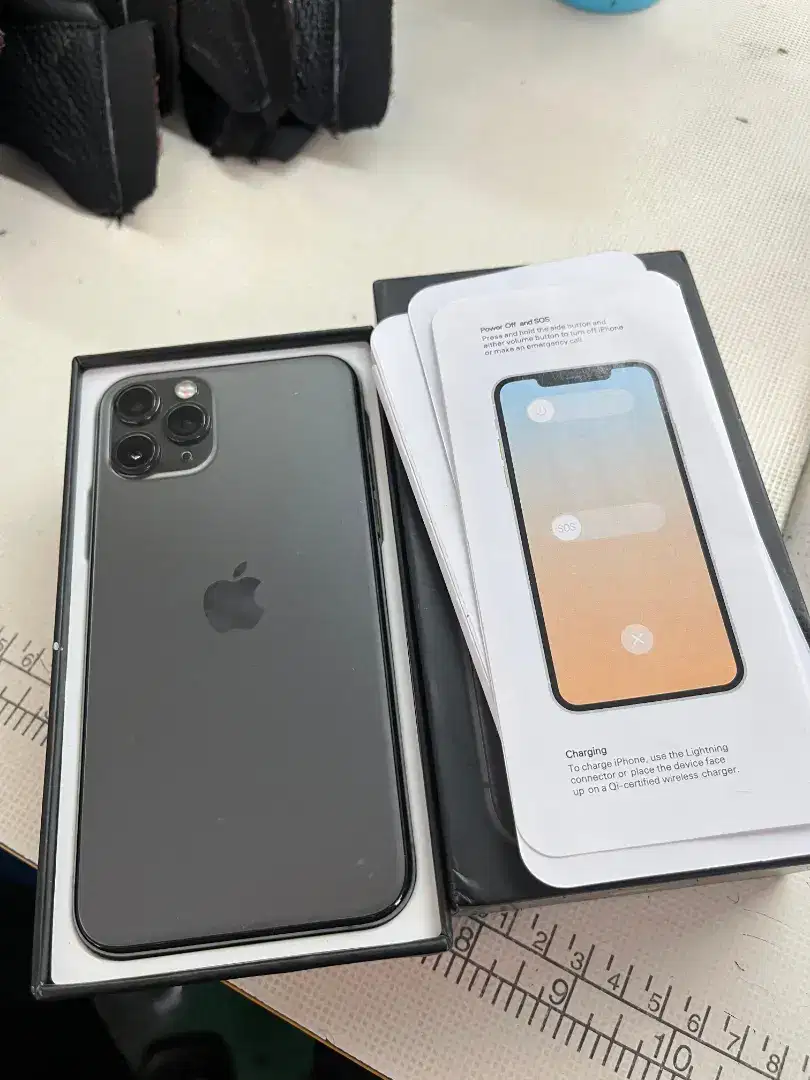 Jual cepat iPhone 11 pro 64 GB