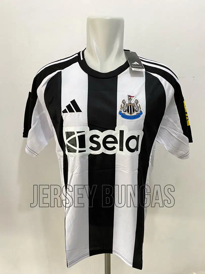 Baju bola chelsea dan newcastle