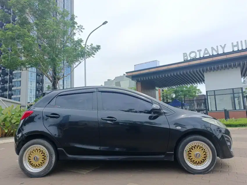 Mazda 2 R 2011 Istimewa