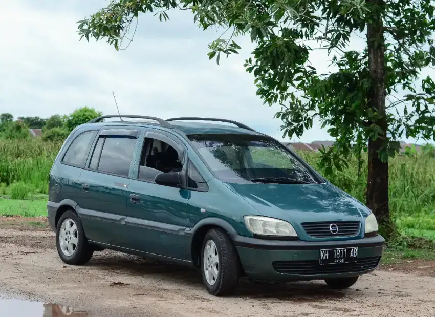 Chevrolet Zafira 1.8 CD MT (Manual)