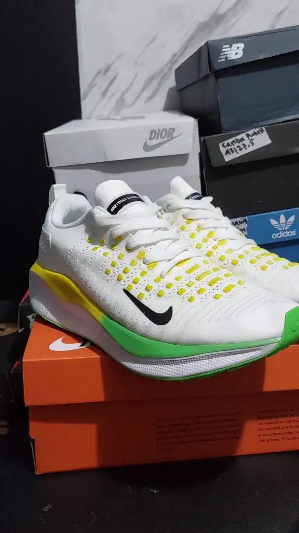 Nike invinty run 4 sepatu running size 43