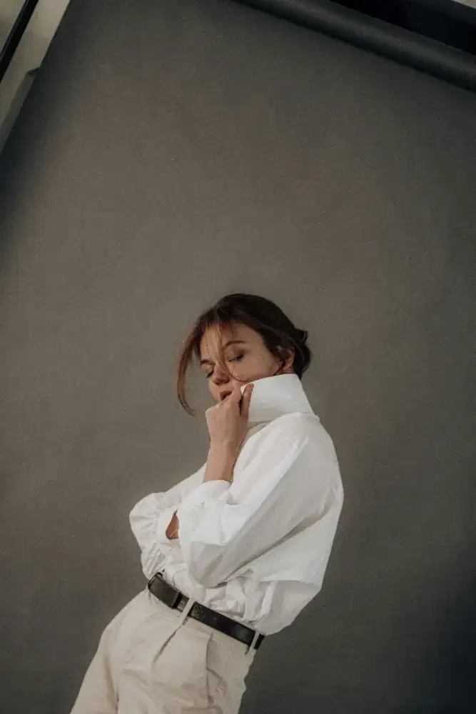 Di jual kemeja atasan polos putih lengan pendek dan panjang