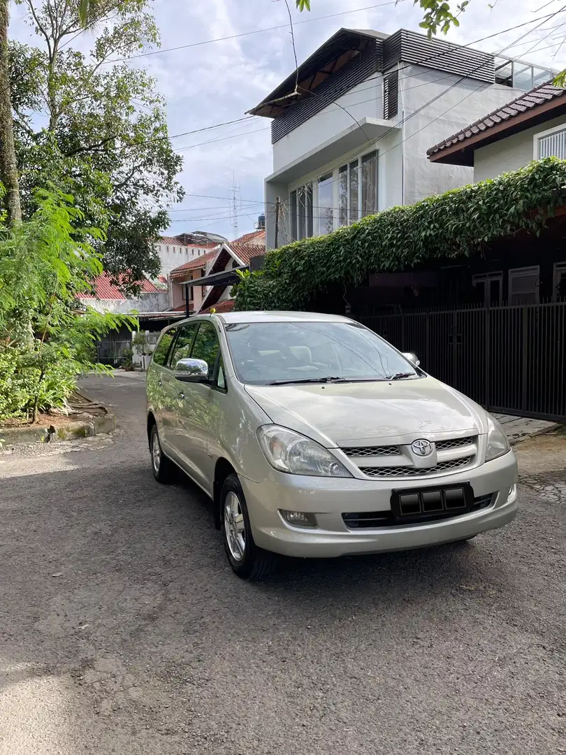 Toyota Kijang Innova 2007 Bensin