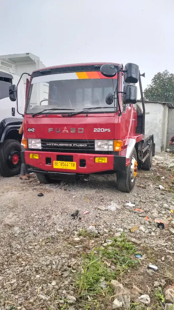 Head trailer Mitsubishi Fuso FM 517 HS