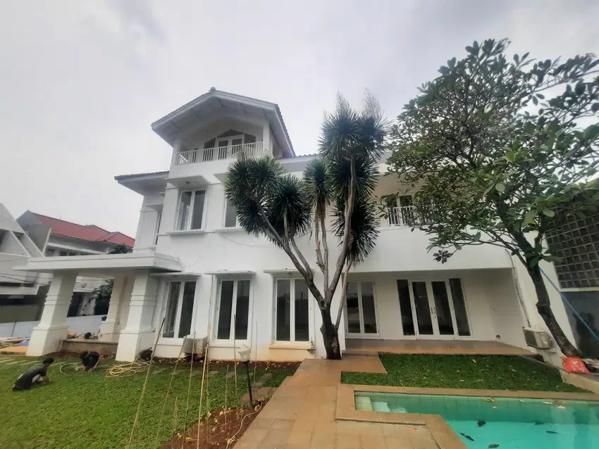 Rumah Disewakan di Kemang 4 Bedrooms