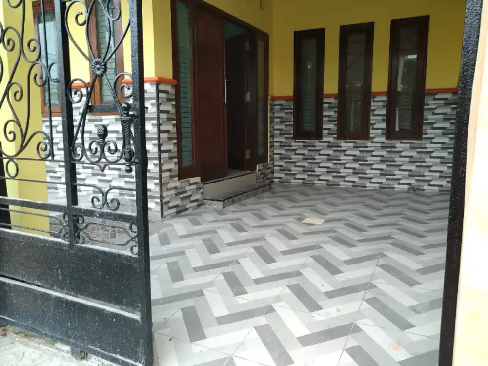 DIJUAL RUMAH LOKASI STRATEGIS BUNDER KEBOMAS GRESIK (NEGO)