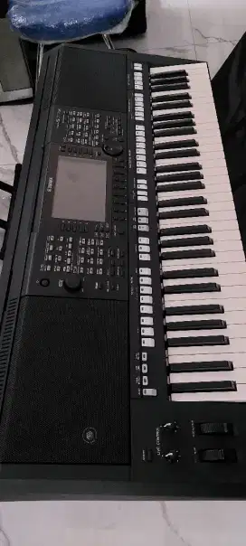 Keyboard yamaha Psr-S 775