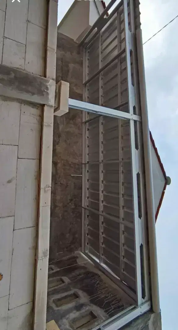 Kanopi baja ringan dan plafon