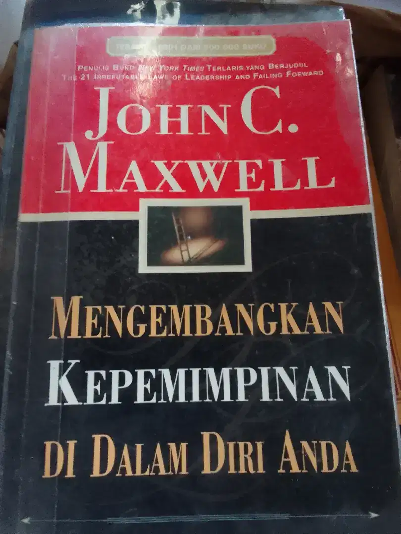 Buku tentang mengembangkan Leadership - John .C.Maxwell