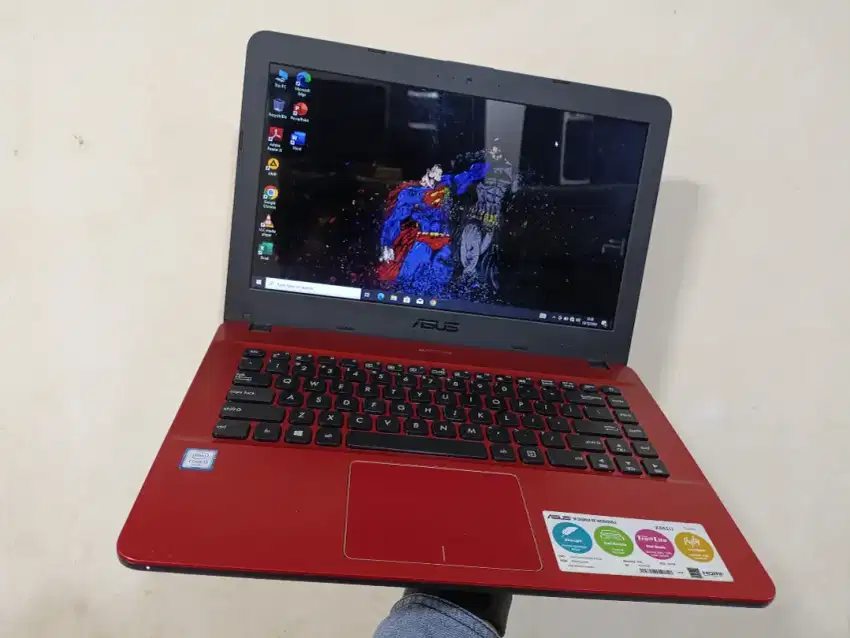 Asus X441UA Red Ferrari Core i3 gen 6 ssd 256gb