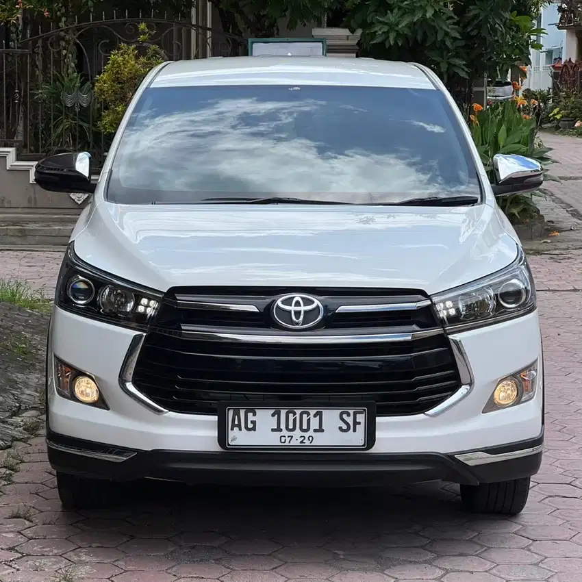 Kijang Innova Venturer AT KM Low !!