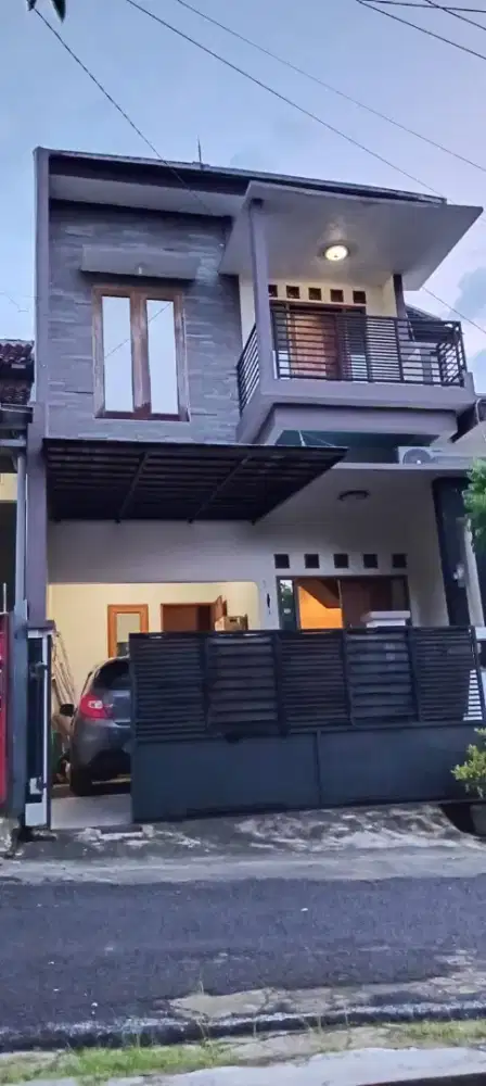 RUMAH 2 LANTAI READY DI BANYUMANIK