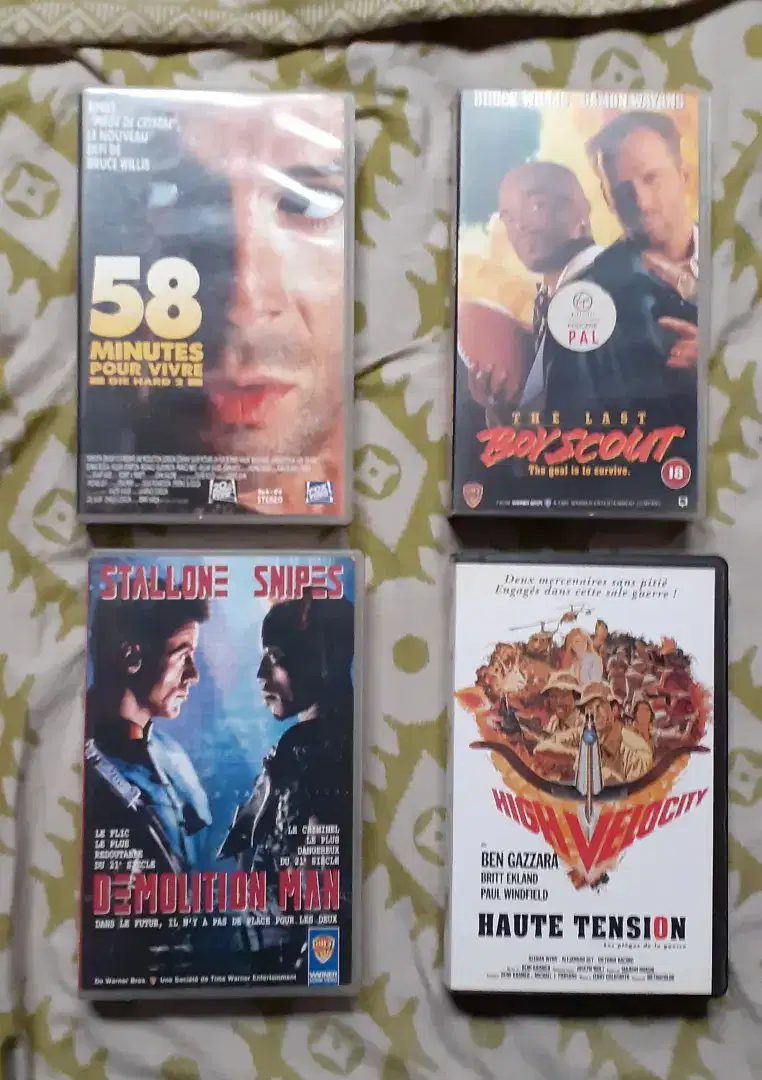 VIDEO CASSETTE VHS FILM  DIE HARD 2 (4 PCS)