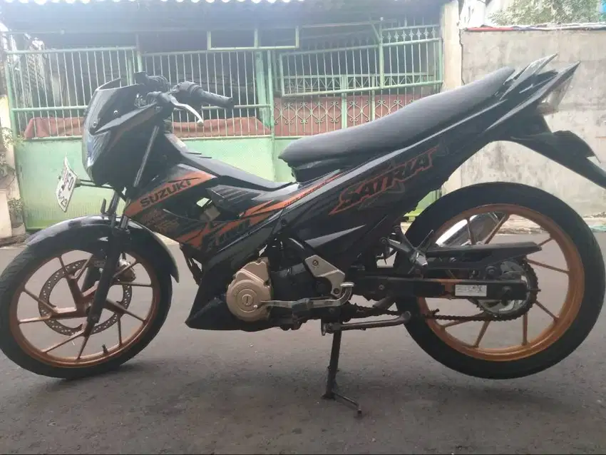 Dijual Suzuki Satria FU 150CC SCD2 2014 Hitam