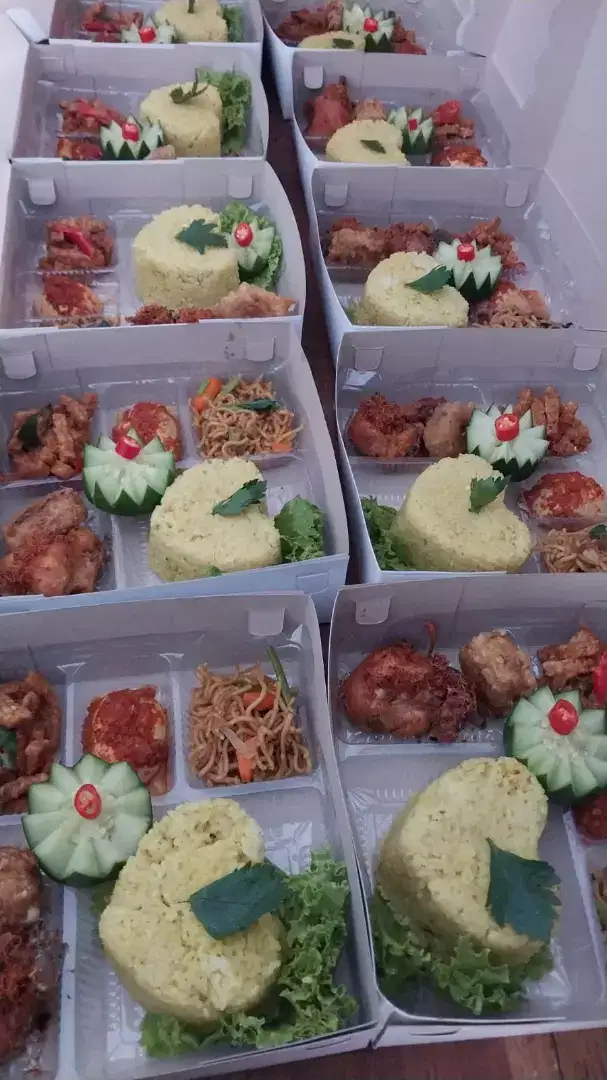 Terima pesanan nasi kotak, jajanan, catering harian