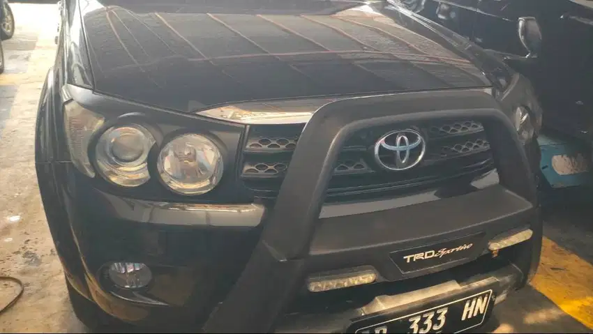 TOYOTA FORTUNER (2010) MANUAL