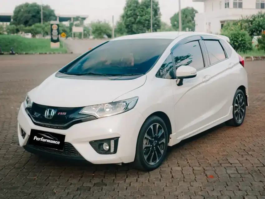 Honda Jazz RS CVT 1.5 AT Matic 2017 - Putih Orchid Mutiara