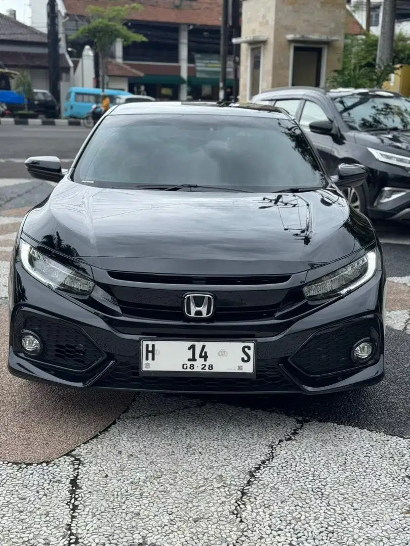 Civic Turbo Hatchback 2018AT KM 17rb