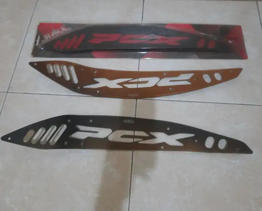 Plat dan karpet bordes pijakan kaki PCX CBU