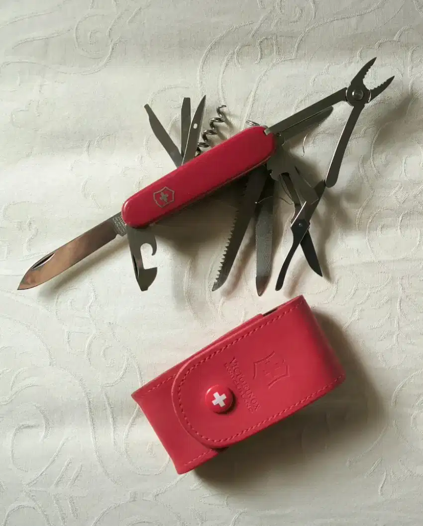 Victorinox Officier Suisse Swiss Army with original Pouch, pisau lipat
