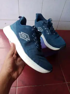 Sepatu Running Lotto Brian