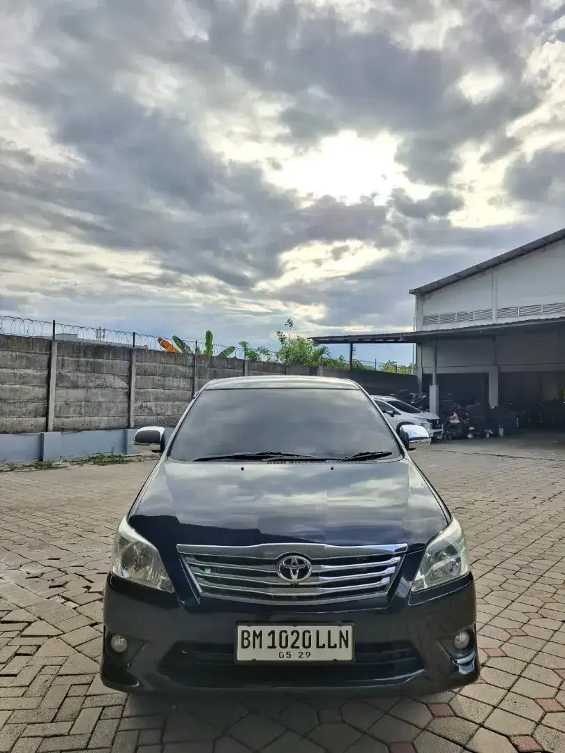 Innova 2013 G diesel matic. Km 150rb