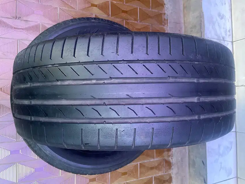 Ban Continental Conti Sport Contact 5 SSR RFT/Runflat 235 45 r19 1pcs