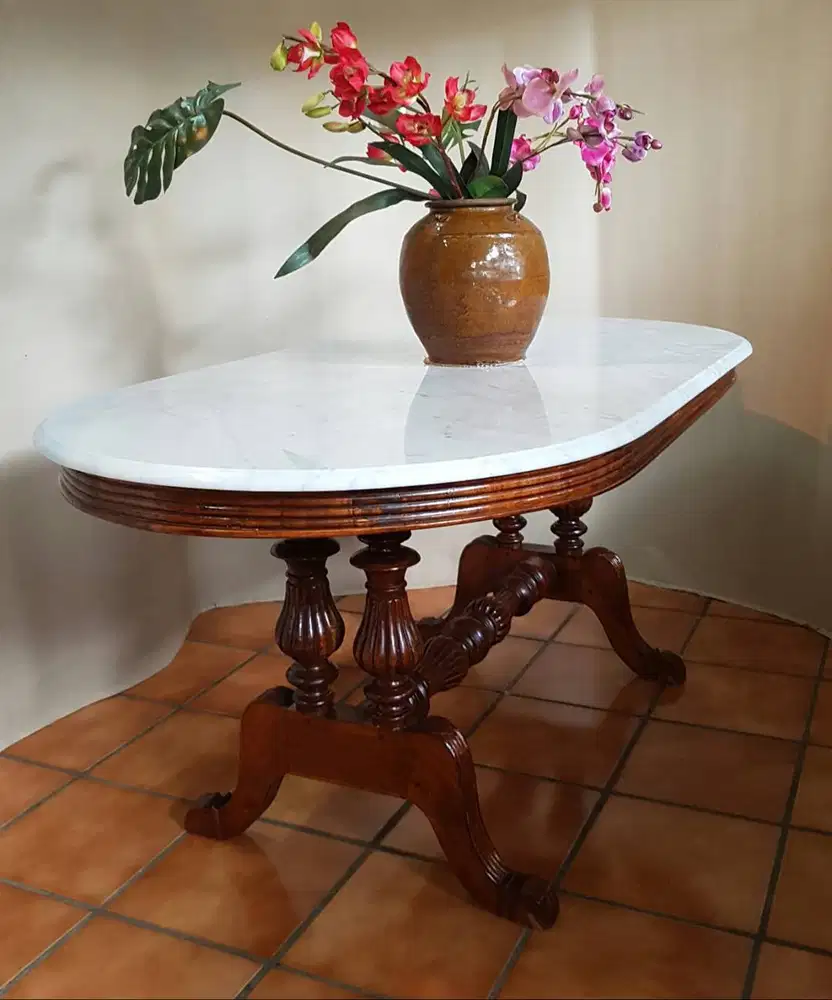 Meja marmer oval 90x170cm