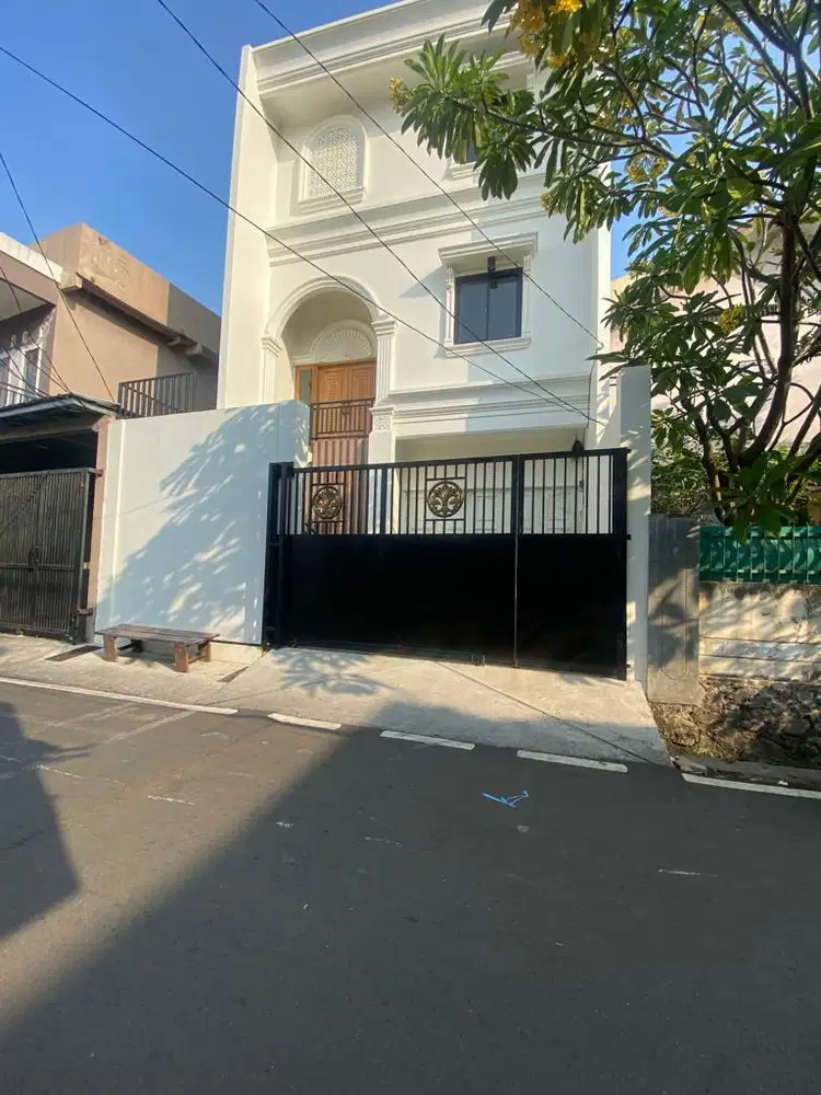 RUMAH BARU SIAP HUNI JAKARTA SELATAN