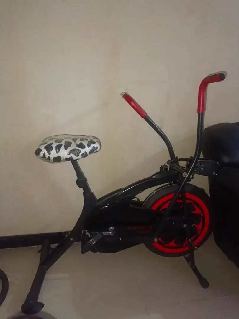 Dijual sepeda statis.