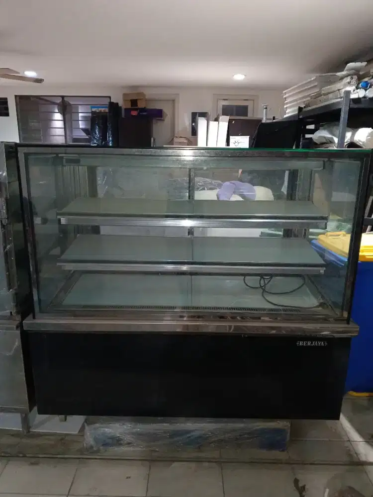 Promo!! Cake Showcase merk Berjaya RCS-12SS