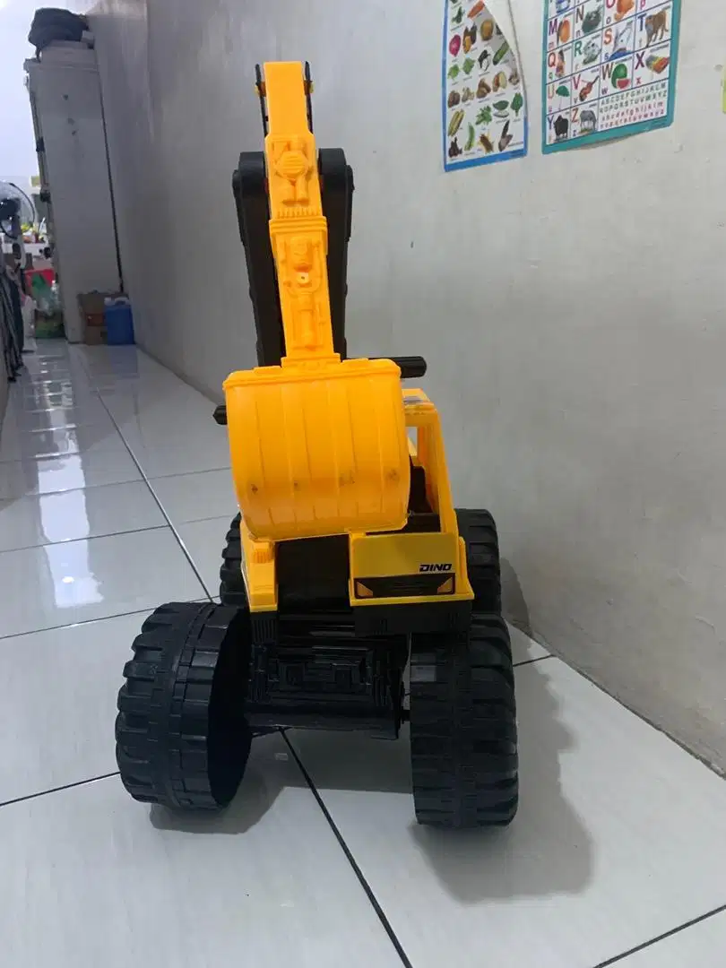 Preloved mainan excavator