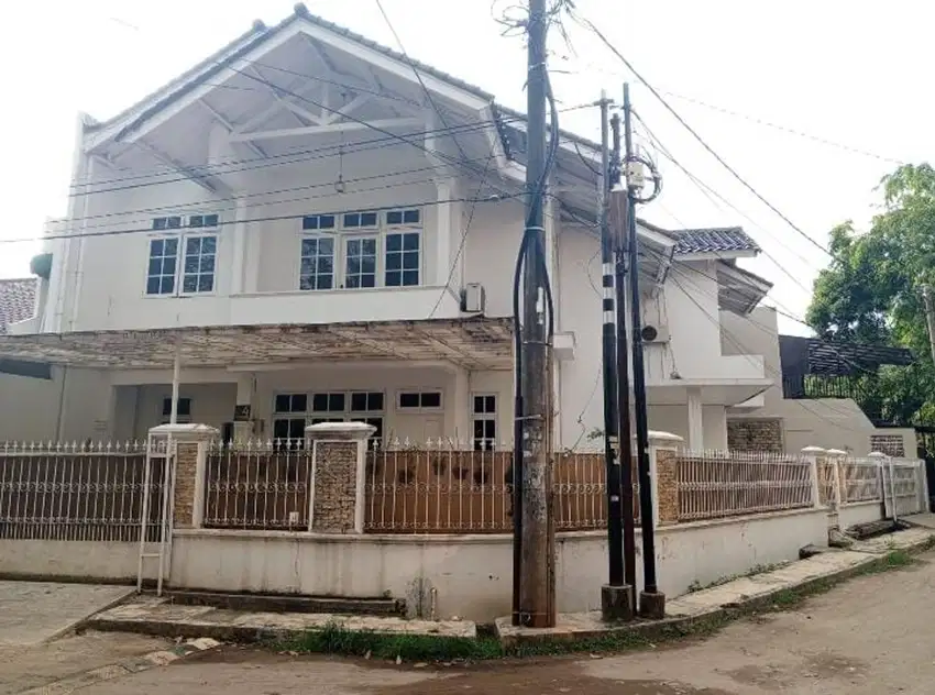 Rumah Hook Strategis 15 Menit ke One Belpark Mall Hadap Timur J-27465