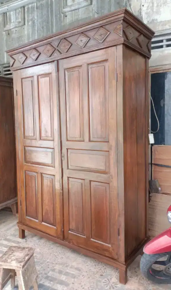 Dijual lemari jati lawasan, ukuran T200cm, P130cm, L50cm