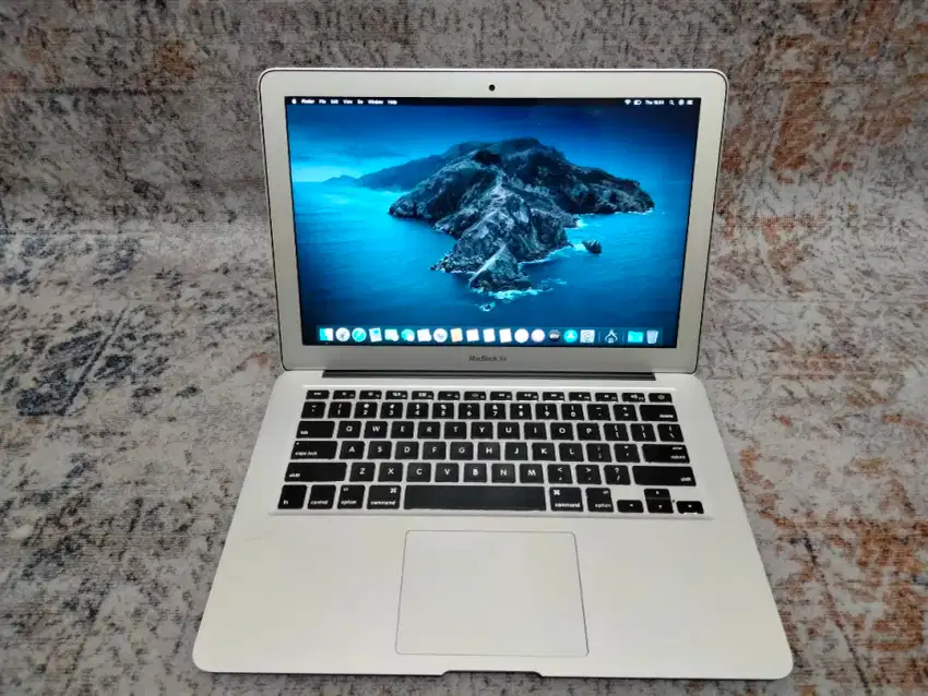 MacBook Air 13 Inch 2017 Core i5 8/128Gb Mulus Siap Pakai