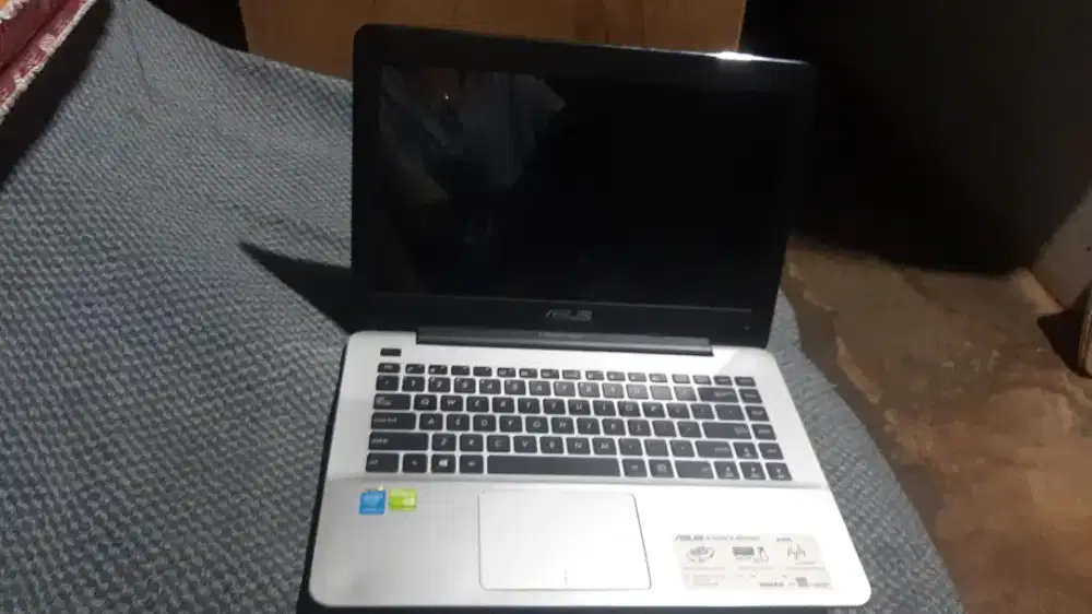 Dijual cepat laptop asus
