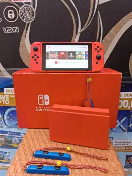 Nintendo switch V2 // limited red hot