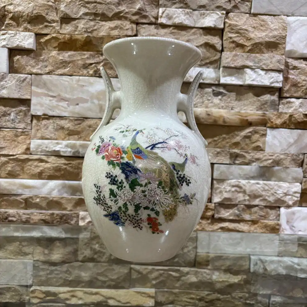 guci gucci vas antik jepang