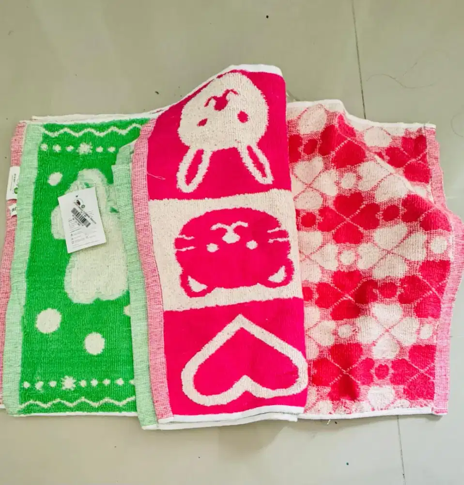 Keset motif cantik 3 warna, bahan bagus