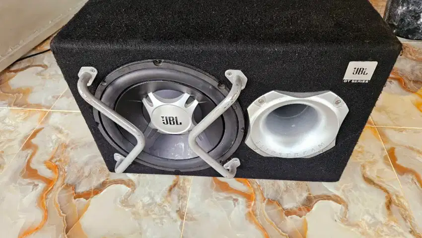 Speaker Subwoofer MobiL JBL BassPro 12inci