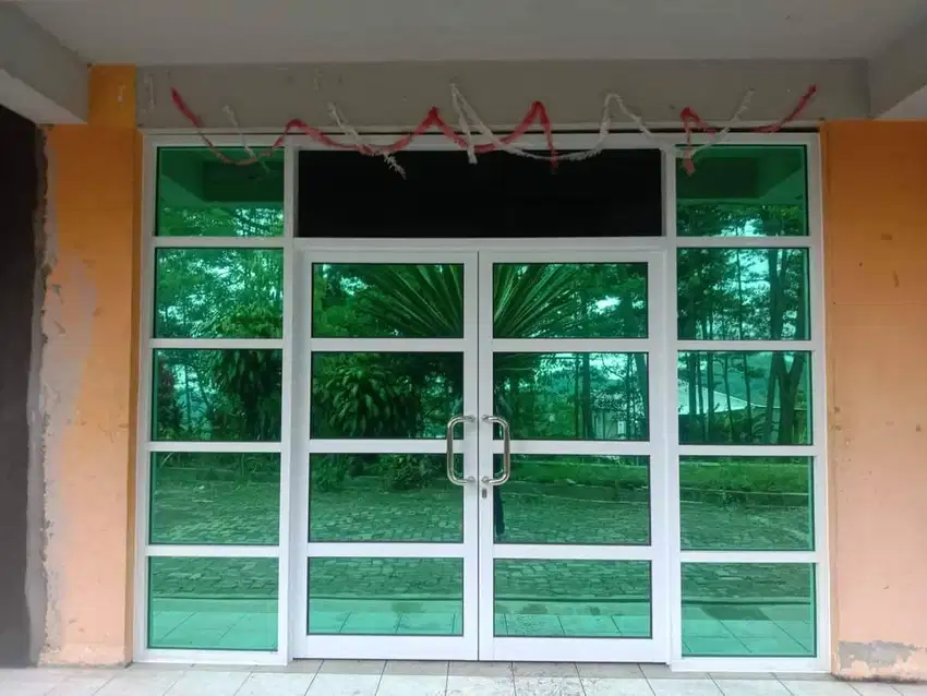 Pasang Untuk  Partisi - Plafon Gypsum / PVC + Jendela Alumunium