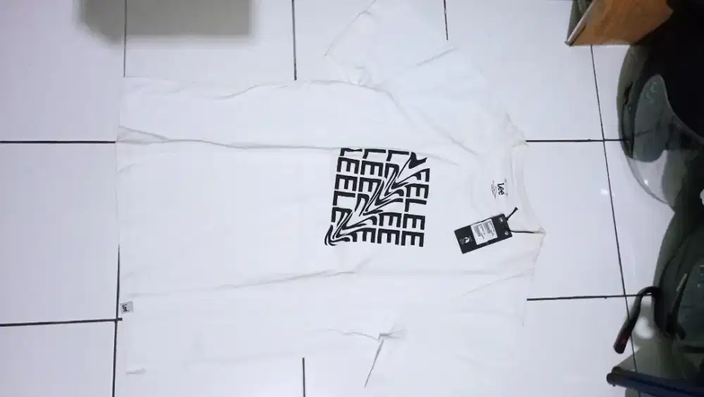 lee golf size m, L, xl, kondisi baru, jual 60k